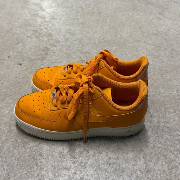Orange Nike Air Force 1s Size 8 with Halo graphic Nike Symbol (7) - Picture 3 of 4